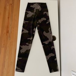 Aerie Offline Real Me 7/8 Legging (Camo)